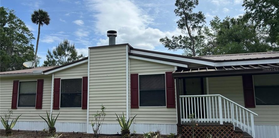 Apartment in Astor, Florida 2 bedrooms, 166.48 sq.m. № 2206155