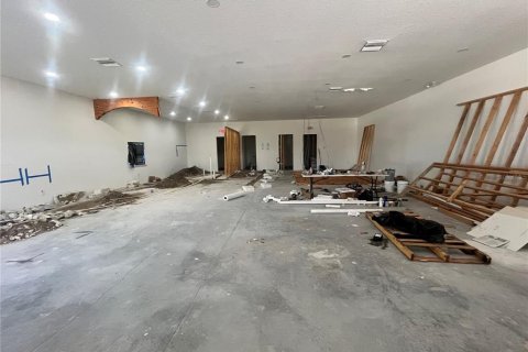 Propiedad comercial en alquiler en Winter Haven, Florida, 2543.66 m2 № 2211246 - foto 3