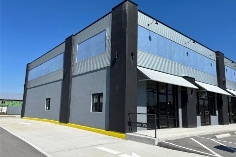 Immobilier commercial à Winter Haven, Floride 2543.66 m2 № 2211246