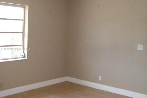 Apartment in Fort Lauderdale, Florida 1 bedroom, 44.04 sq.m. № 1994568 - photo 4