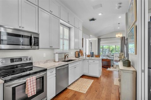 Villa ou maison à vendre à Polk City, Floride: 1 chambre, 136.57 m2 № 2312891 - photo 6