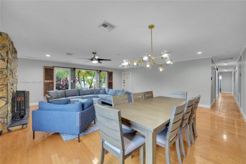 Villa ou maison à louer à Hollywood, Floride: 3 chambres, 192.87 m2 № 1947566 - photo 12