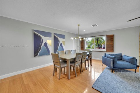 Villa ou maison à louer à Hollywood, Floride: 3 chambres, 192.87 m2 № 1947566 - photo 10