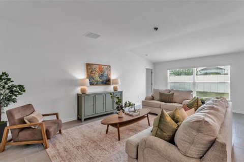 Casa en venta en Haines City, Florida, 4 dormitorios, 180.14 m2 № 1902257 - foto 4