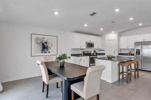 Casa en venta en Haines City, Florida, 4 dormitorios, 180.14 m2 № 1902257 - foto 10