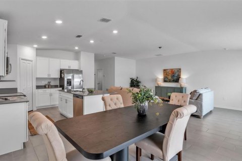 Casa en venta en Haines City, Florida, 4 dormitorios, 180.14 m2 № 1902257 - foto 11