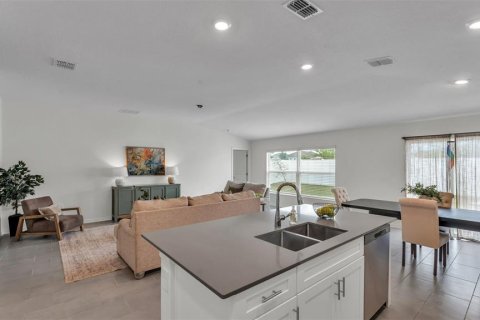 Casa en venta en Haines City, Florida, 4 dormitorios, 180.14 m2 № 1902257 - foto 8