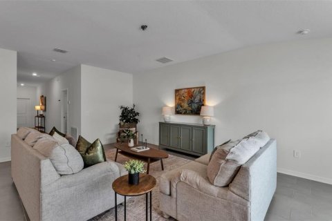 Casa en venta en Haines City, Florida, 4 dormitorios, 180.14 m2 № 1902257 - foto 3