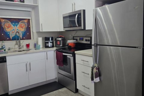 Copropriété à louer à Miami, Floride: 2 chambres, 87.14 m2 № 2048148 - photo 5