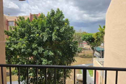 Copropriété à louer à Miami, Floride: 2 chambres, 87.14 m2 № 2048148 - photo 14