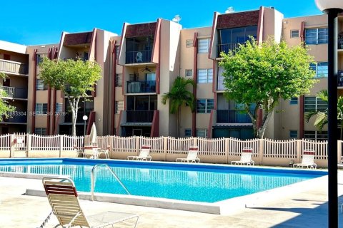 Copropriété à louer à Miami, Floride: 2 chambres, 87.14 m2 № 2048148 - photo 16