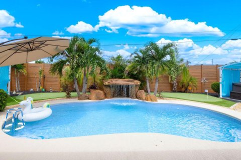 Villa ou maison à Port St. Lucie, Floride 4 chambres, 144.93 m2 № 2352790