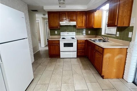 Casa en alquiler en Holiday, Florida, 2 dormitorios, 80.27 m2 № 2148857 - foto 3