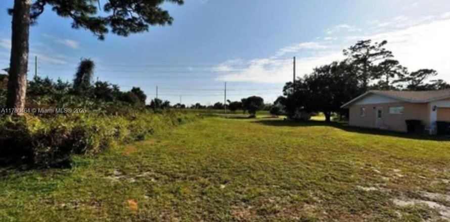 Land in St. Lucie, Florida № 1864586