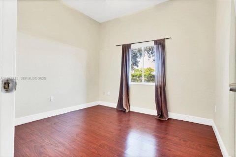 Touwnhouse à vendre à Davie, Floride: 3 chambres, 109.81 m2 № 1987963 - photo 15