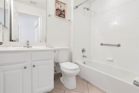 Touwnhouse à vendre à Davie, Floride: 3 chambres, 109.81 m2 № 1987963 - photo 17