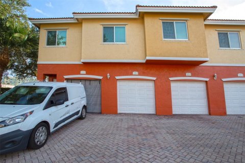 Touwnhouse à vendre à Davie, Floride: 3 chambres, 109.81 m2 № 1987963 - photo 23