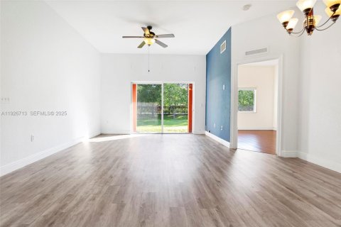 Touwnhouse à vendre à Davie, Floride: 3 chambres, 109.81 m2 № 1987963 - photo 8