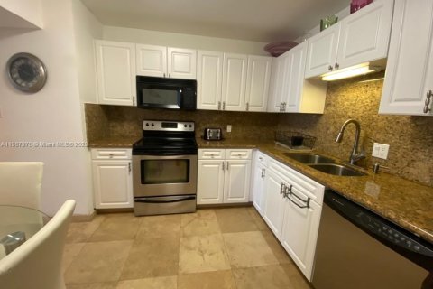 Снять в аренду кондоминиум в Холливуд, Флорида 2 спальни, 130.06м2, № 1958412 - фото 11