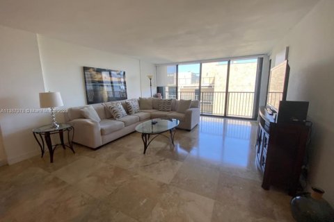 Снять в аренду кондоминиум в Холливуд, Флорида 2 спальни, 130.06м2, № 1958412 - фото 3