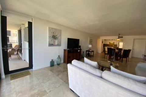 Снять в аренду кондоминиум в Холливуд, Флорида 2 спальни, 130.06м2, № 1958412 - фото 5