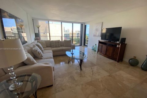 Снять в аренду кондоминиум в Холливуд, Флорида 2 спальни, 130.06м2, № 1958412 - фото 4