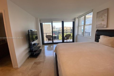 Снять в аренду кондоминиум в Холливуд, Флорида 2 спальни, 130.06м2, № 1958412 - фото 13