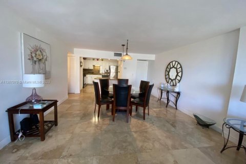 Снять в аренду кондоминиум в Холливуд, Флорида 2 спальни, 130.06м2, № 1958412 - фото 6