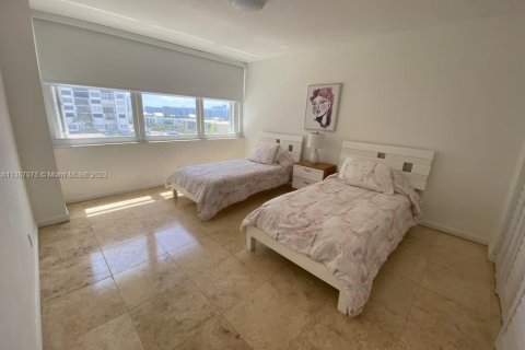 Снять в аренду кондоминиум в Холливуд, Флорида 2 спальни, 130.06м2, № 1958412 - фото 18