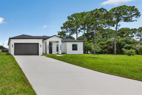House in Port St. Lucie, Florida 4 bedrooms, 227.42 sq.m. № 2189469 - photo 3