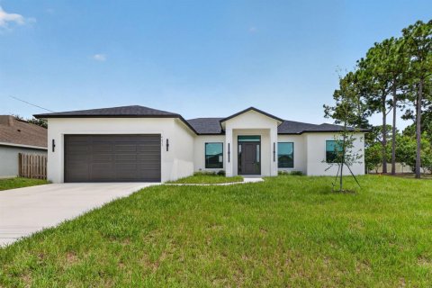 House in Port St. Lucie, Florida 4 bedrooms, 227.42 sq.m. № 2189469