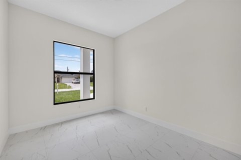 House in Port St. Lucie, Florida 4 bedrooms, 227.42 sq.m. № 2189469 - photo 16