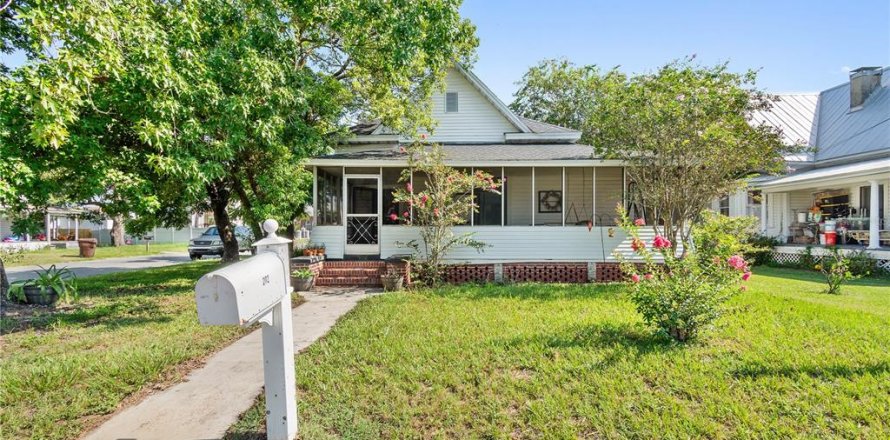 House in Mulberry, Florida 3 bedrooms, 145.11 sq.m. № 1851096