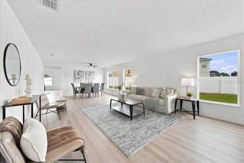 Casa en venta en Mulberry, Florida, 4 dormitorios, 208.47 m2 № 2411512 - foto 3