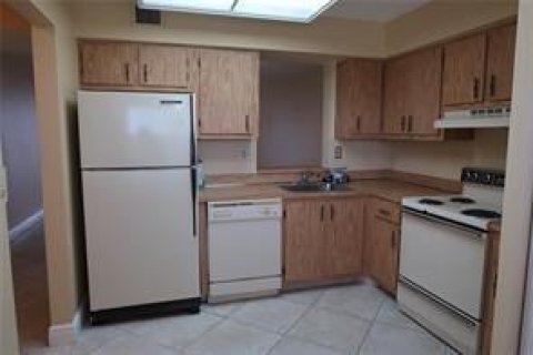 Copropriété à louer à Margate, Floride: 2 chambres, 102.19 m2 № 2400828 - photo 4