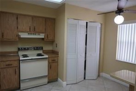 Copropriété à louer à Margate, Floride: 2 chambres, 102.19 m2 № 2400828 - photo 3