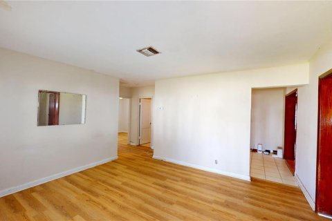 Villa ou maison à vendre à Tampa, Floride: 3 chambres, 133.04 m2 № 2432818 - photo 3