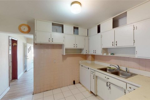 Villa ou maison à vendre à Tampa, Floride: 3 chambres, 133.04 m2 № 2432818 - photo 8
