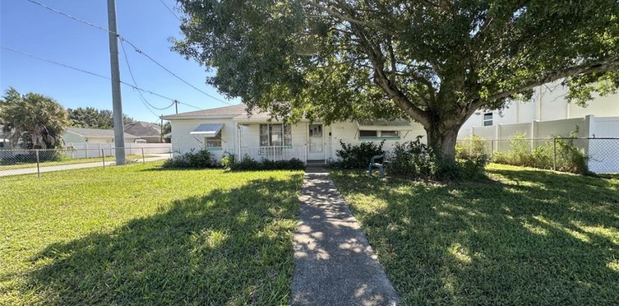 Villa ou maison à Tampa, Floride 3 chambres, 133.04 m2 № 2432818
