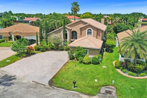 Casa en venta en Plantation, Florida, 5 dormitorios, 296.08 m2 № 1827494 - foto 1