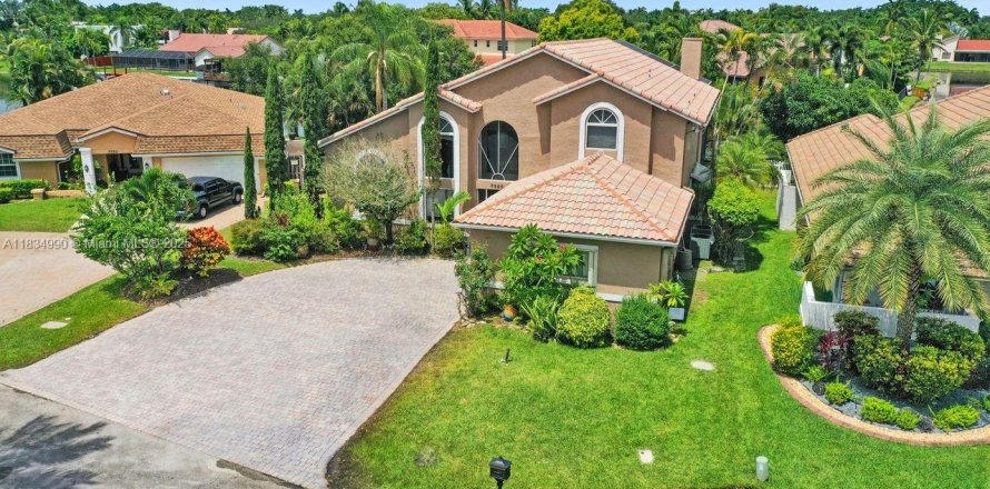 Casa en Plantation, Florida 5 dormitorios, 296.08 m2 № 1827494