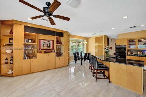Casa en venta en Plantation, Florida, 5 dormitorios, 296.08 m2 № 1827494 - foto 21