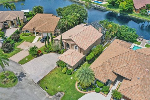 Casa en venta en Plantation, Florida, 5 dormitorios, 296.08 m2 № 1827494 - foto 5