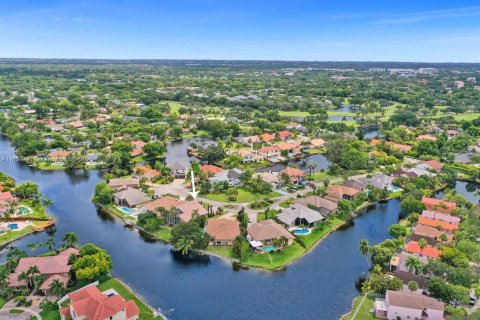 Casa en venta en Plantation, Florida, 5 dormitorios, 296.08 m2 № 1827494 - foto 7