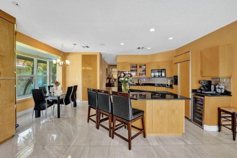 Casa en venta en Plantation, Florida, 5 dormitorios, 296.08 m2 № 1827494 - foto 18