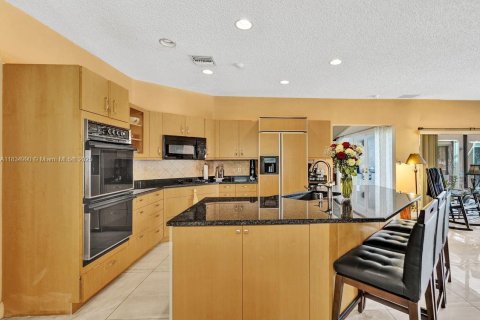 Casa en venta en Plantation, Florida, 5 dormitorios, 296.08 m2 № 1827494 - foto 17