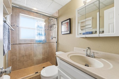 Condo in Margate, Florida, 2 bedrooms  № 2187172 - photo 14