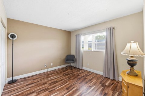 Condo in Margate, Florida, 2 bedrooms  № 2187172 - photo 13
