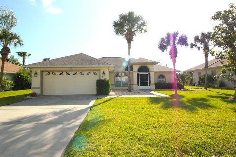 Casa en alquiler en Palm Coast, Florida, 3 dormitorios, 174.93 m2 № 1809937 - foto 3