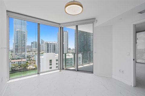 Condo in Miami, Florida, 1 bedroom № 1935822 - photo 27